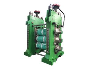 Three-roller-upper adjustment mill