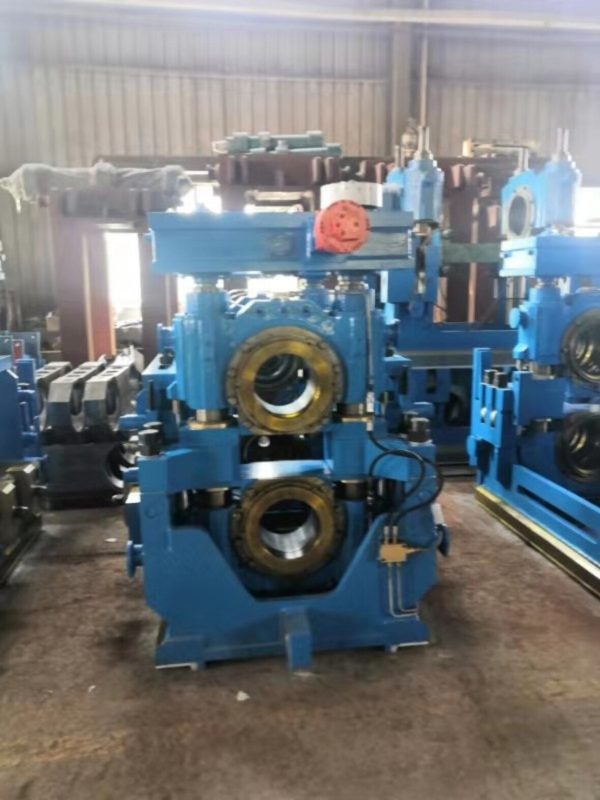Alternating horizontal and vertical-short stress rolling mill-rebar, section steel, strip steel